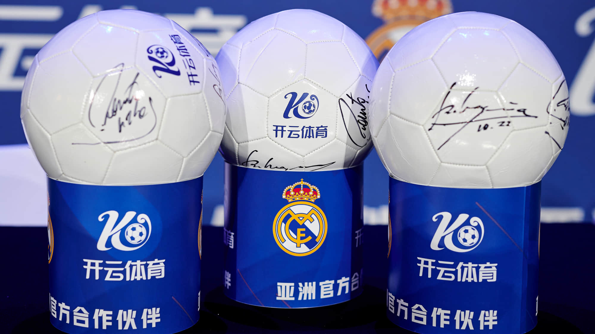 解说袁甲谈U22国足首发：得有6个后卫了，觉得这阵容进球太难了